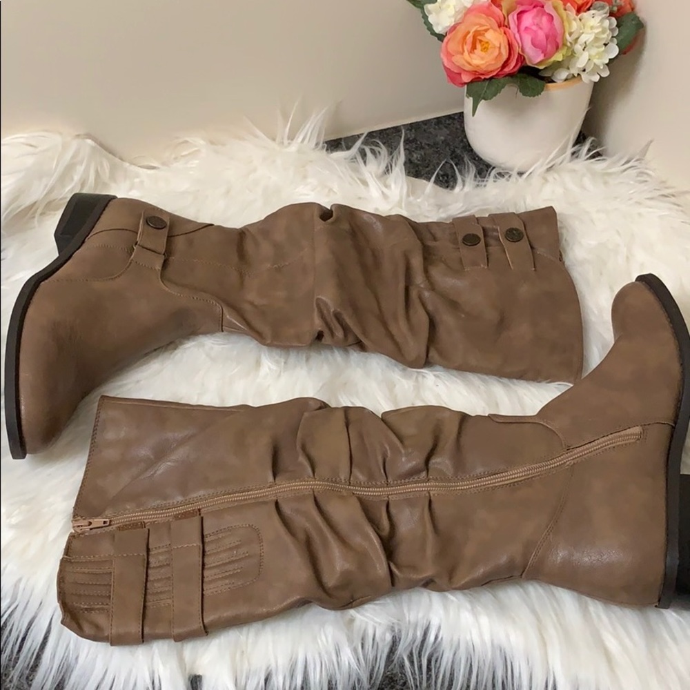 White mountain loon taupe boots